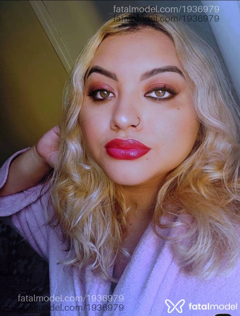 Acompanhante mulher loira (o) de olhos verdes em Nova Friburgo - Kimberly
