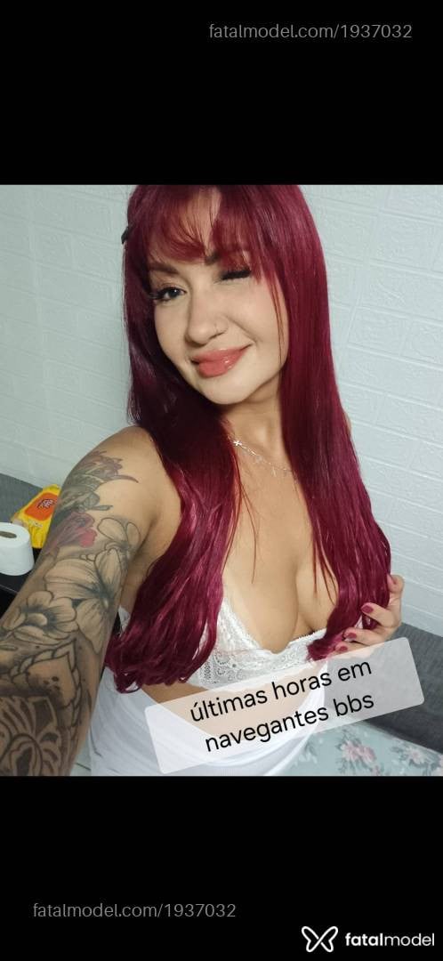 Acompanhante mulher ruiva (o) de olhos castanhos - Faby Flores