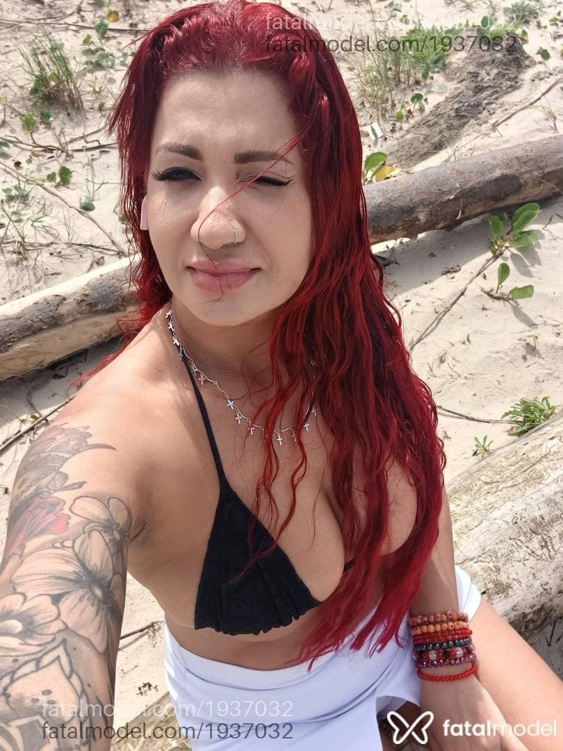 Acompanhante mulher ruiva (o) de olhos castanhos - Faby Flores
