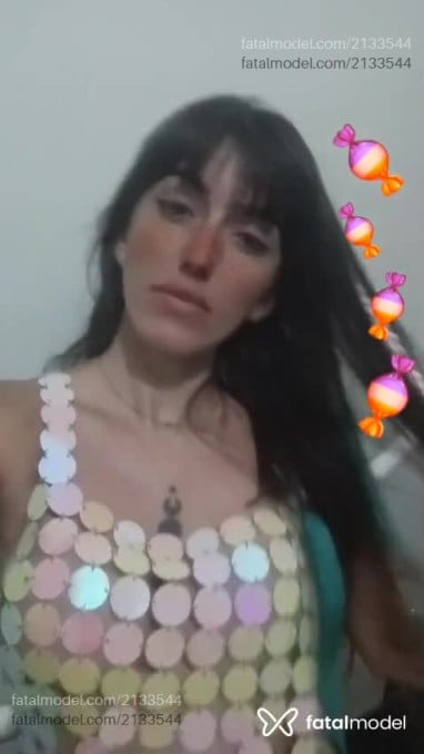 Acompanhante mulher com cabelo castanho de olhos verdes - Nina Santos Acompanhante mulher com cabelo castanho de olhos verdes - Nina Santos