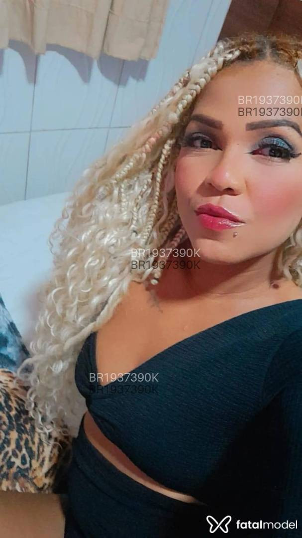 Acompanhante mulher loira (o) de olhos castanhos em Feira de Santana - Mel