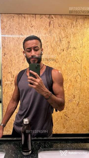 Acompanhante homem morena (o) de olhos pretos em São Paulo - Motta