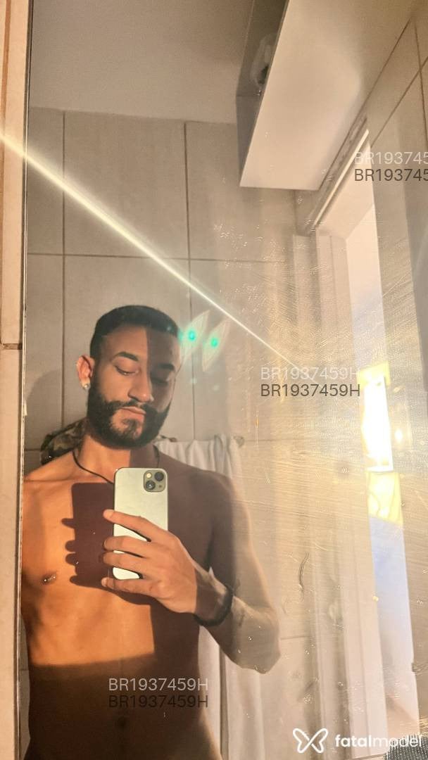 Acompanhante homem morena (o) de olhos pretos em São Paulo - Motta