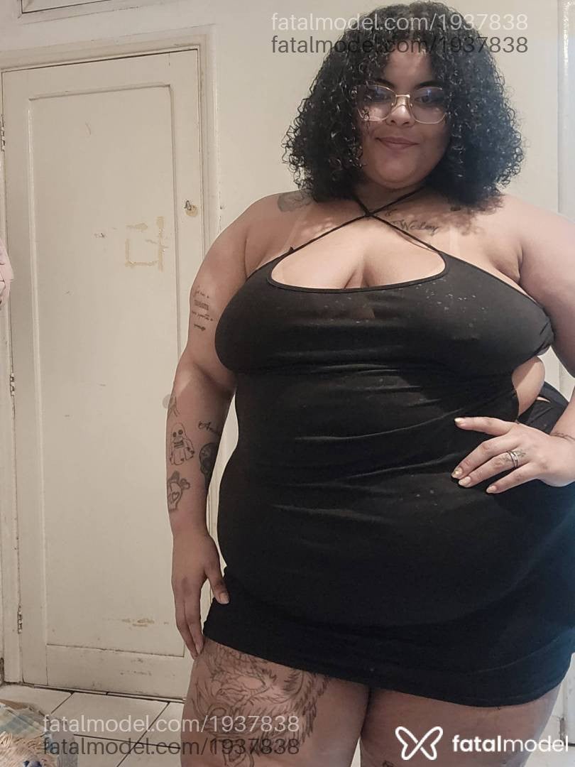 Acompanhante mulher morena (o) de olhos pretos - Thamires