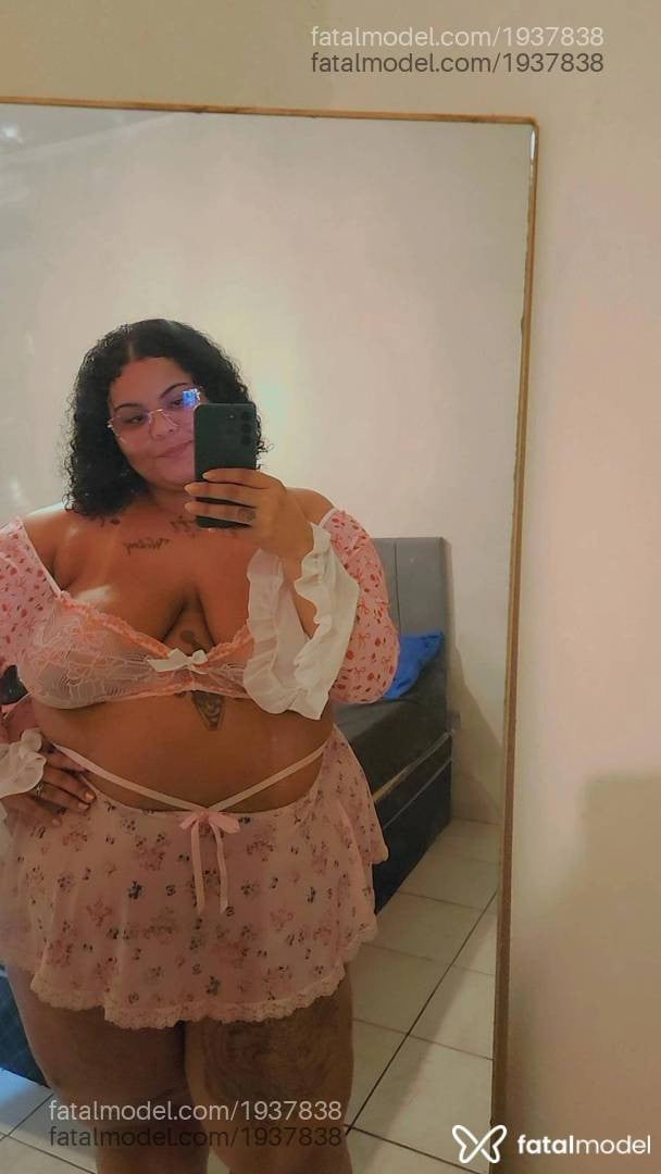 Acompanhante mulher morena (o) de olhos pretos - Thamires