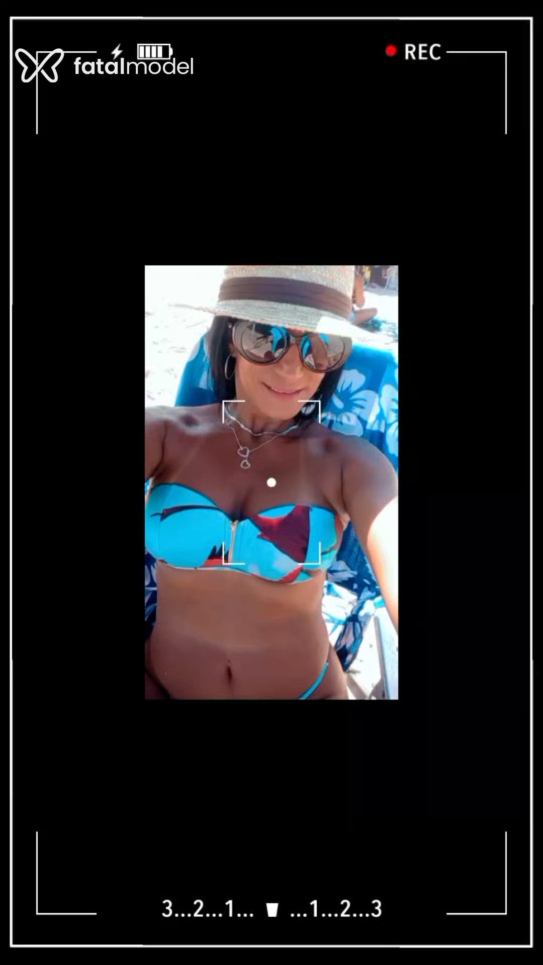 Acompanhante mulher morena (o) de olhos pretos - Bia Andrade