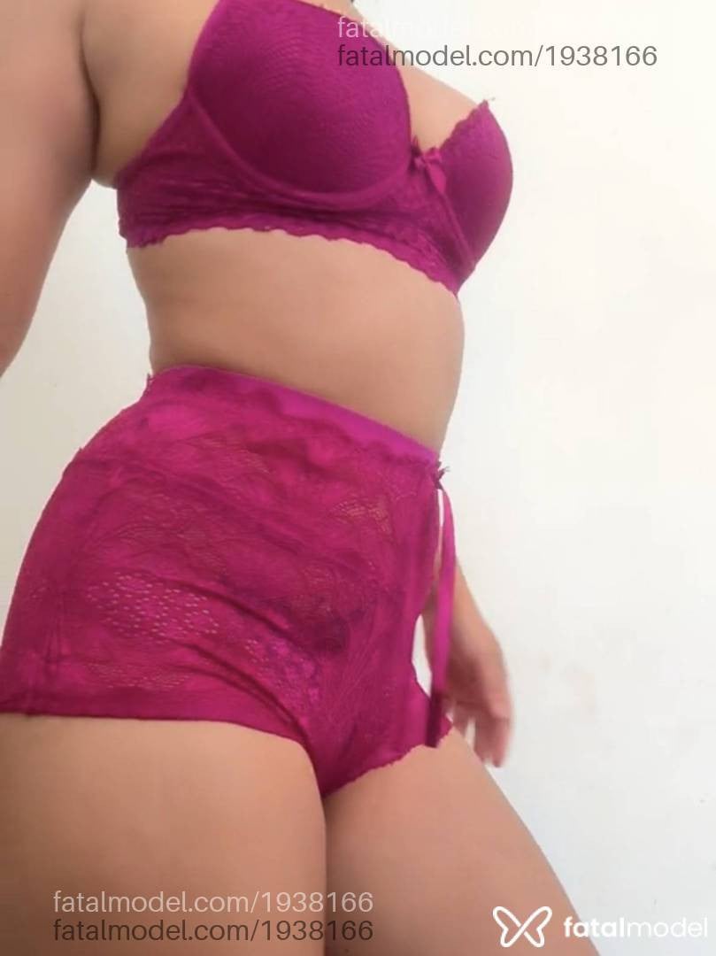 Acompanhante mulher com cabelo castanho de olhos castanhos - Gabriella