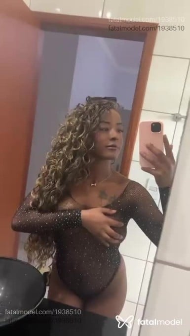 Acompanhante mulher morena (o) de olhos castanhos em Xangri-Lá Acompanhante mulher morena (o) de olhos castanhos em Xangri-Lá - Alana Moraes
