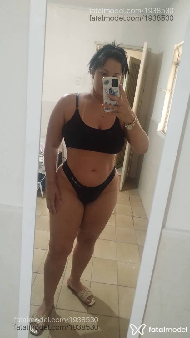 Acompanhante mulher morena (o) de olhos castanhos - Paula