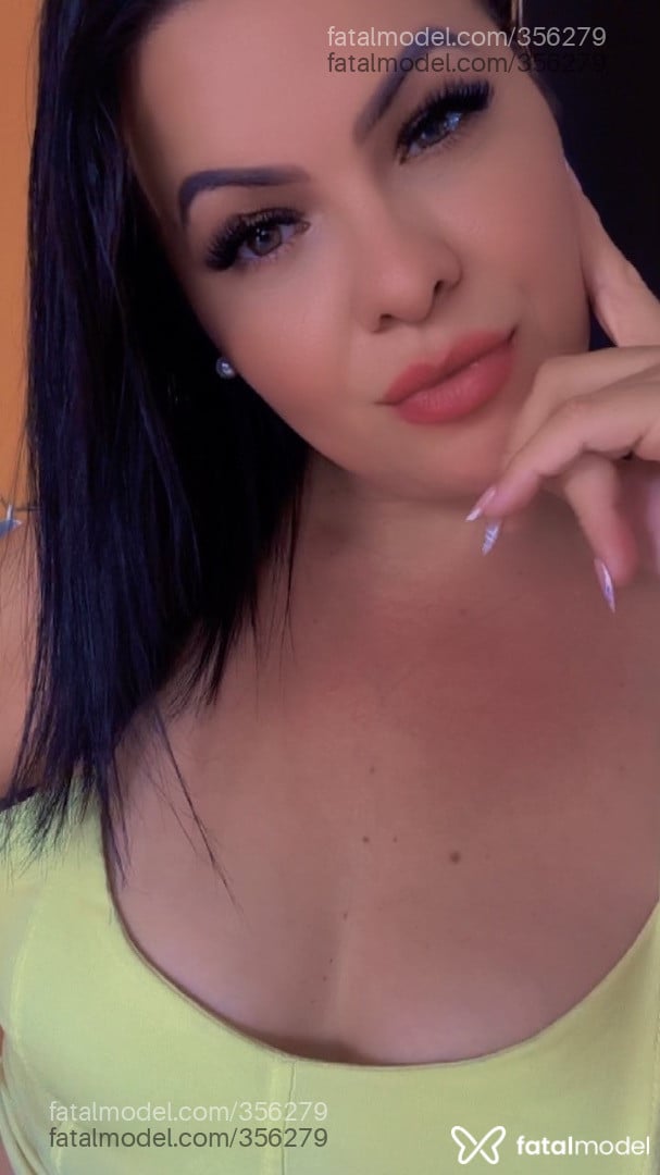 Acompanhante mulher morena (o) de olhos mel em Virtual Acompanhante mulher morena (o) de olhos mel em Virtual - Maitê Barros