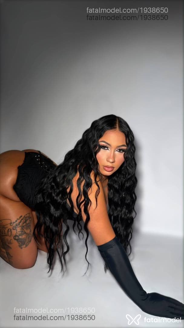 Acompanhante mulher com cabelo castanho de olhos castanhos - Jade
