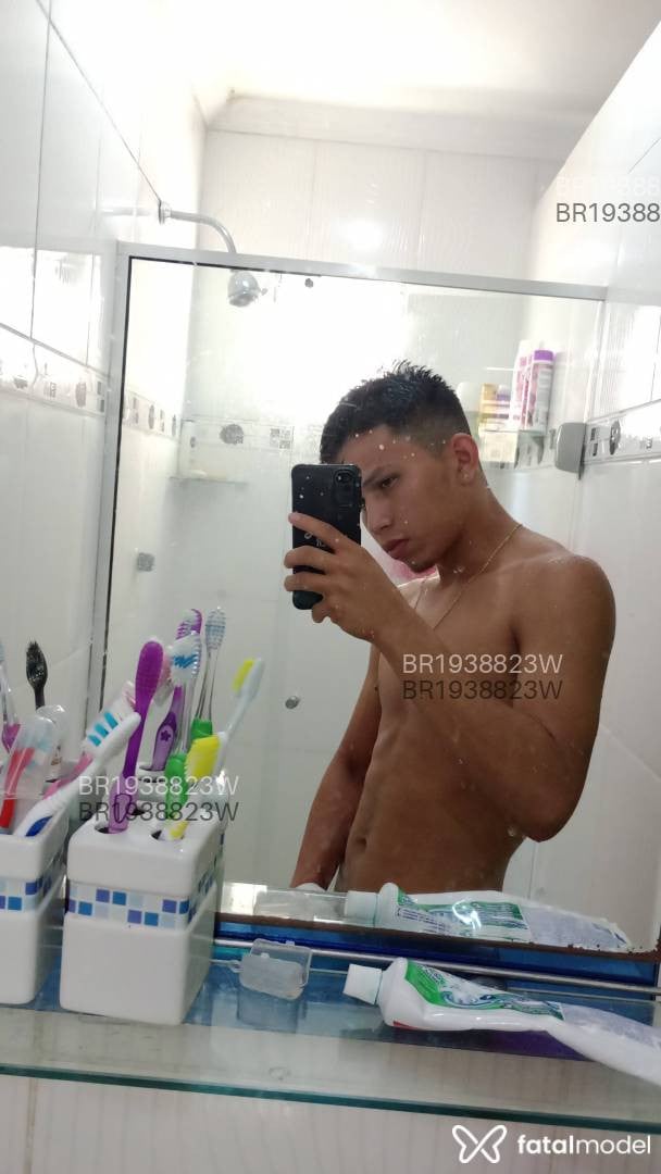 Acompanhante homem com cabelo castanho de olhos mel em Manaus - Maciel