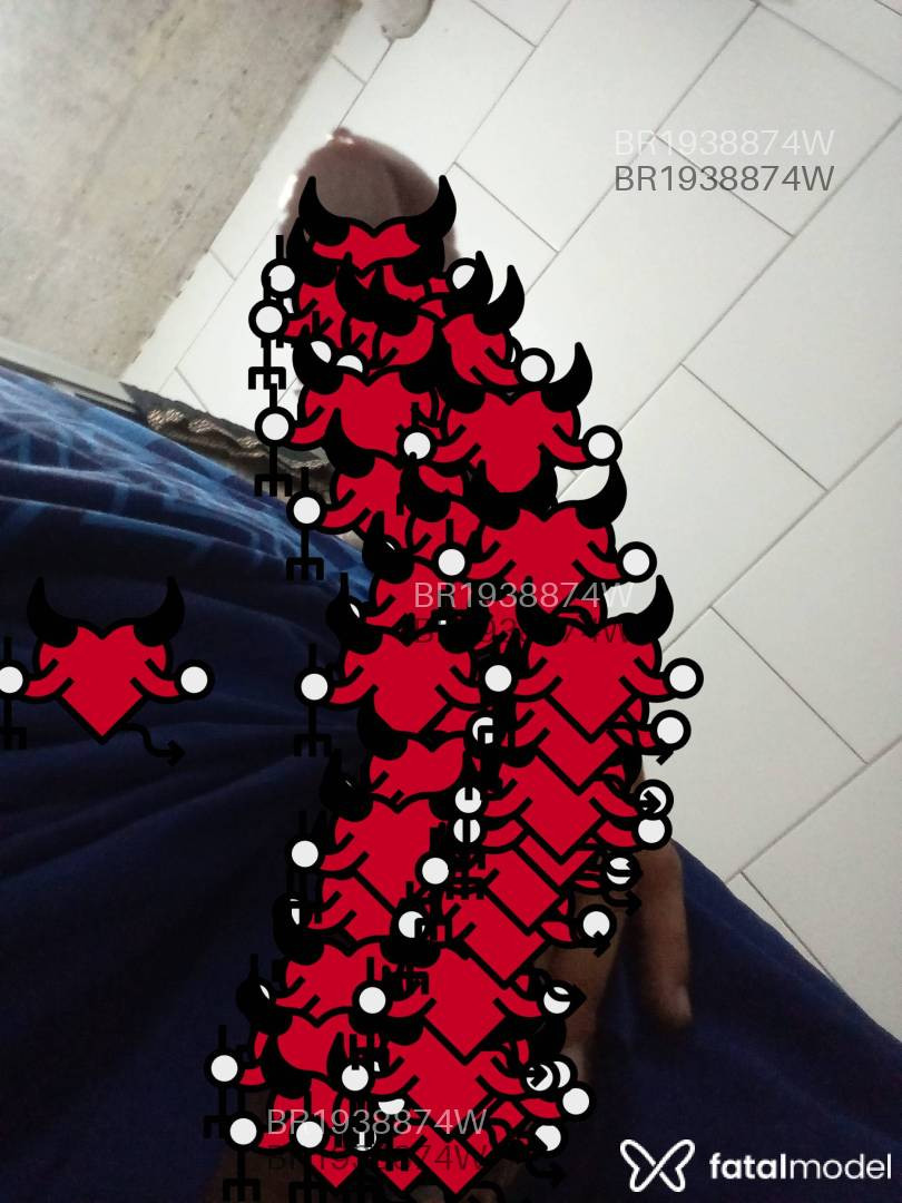 Acompanhante homem morena (o) de olhos pretos em Virtual Acompanhante homem morena (o) de olhos pretos em Virtual - Stain