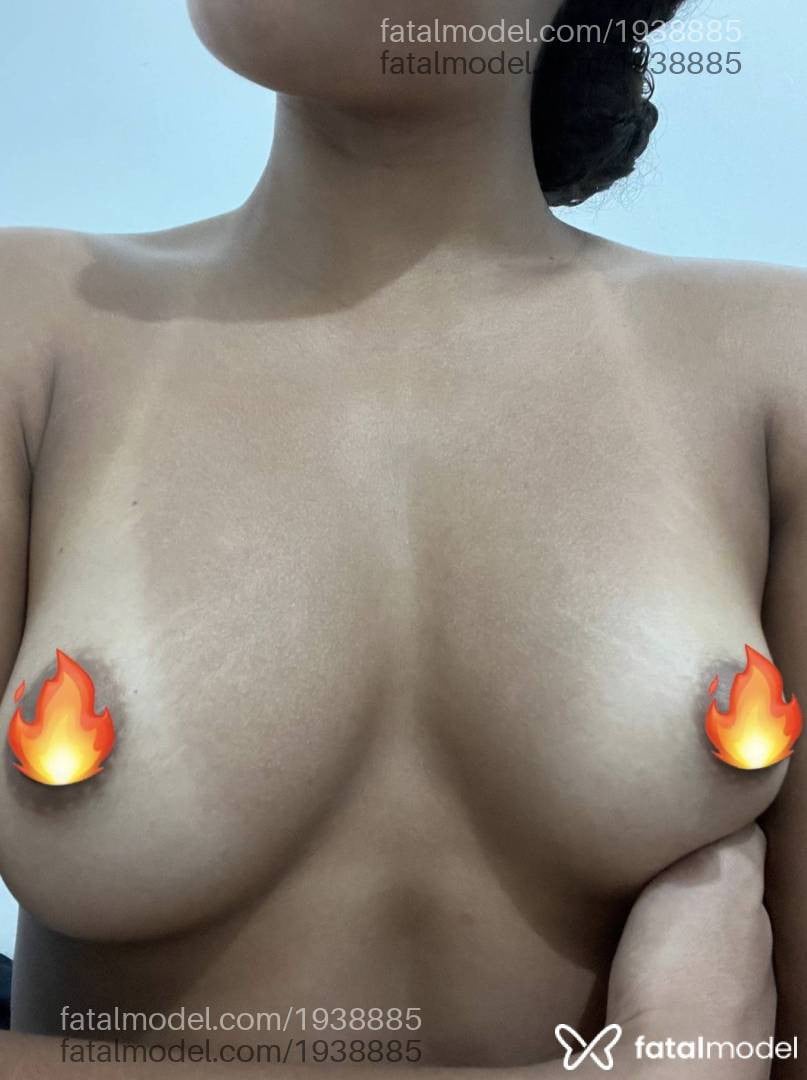 Acompanhante mulher morena (o) de olhos pretos - giiulia