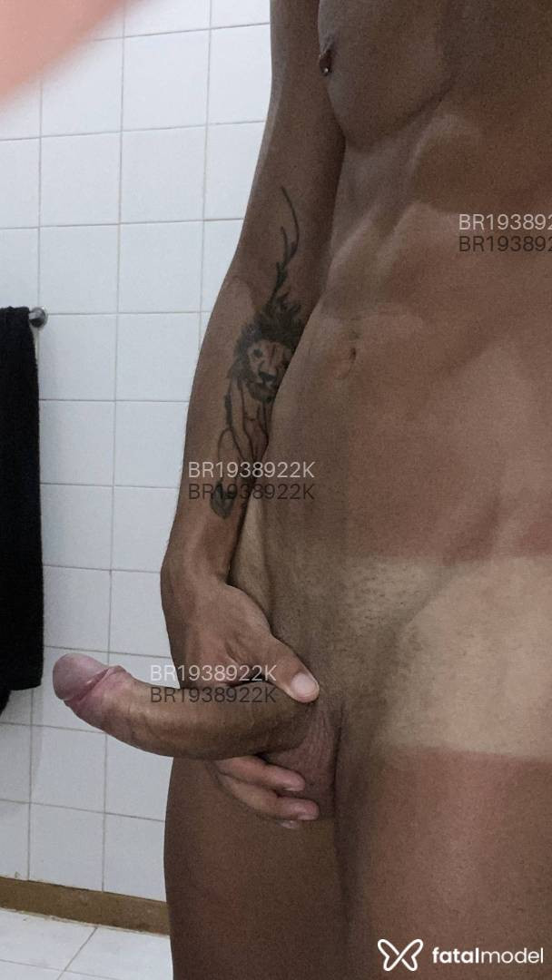 Acompanhante homem morena (o) de olhos castanhos em Virtual - John John