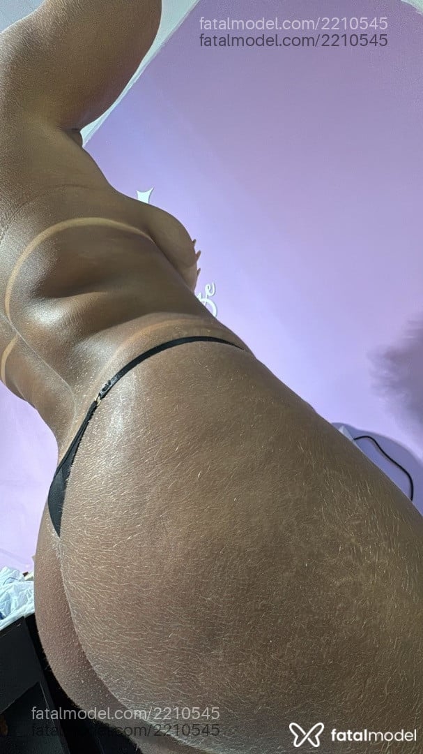 Acompanhante mulher com cabelo castanho de olhos castanhos em Porto Alegre - Milli