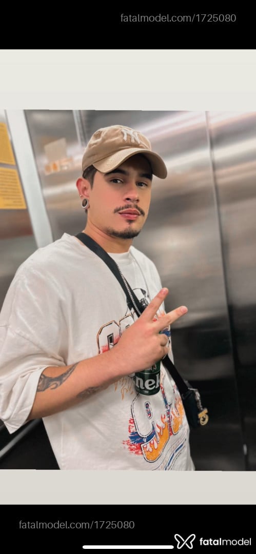 Acompanhante homem com cabelo castanho de olhos castanhos em São Paulo - Júnior