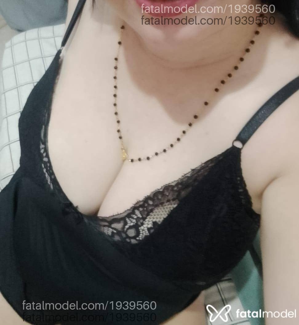 Acompanhante mulher com cabelo castanho de olhos mel - Mayara Bittencourt