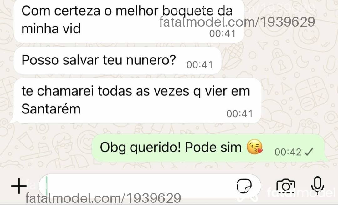 Acompanhante mulher loira (o) de olhos pretos - Safira