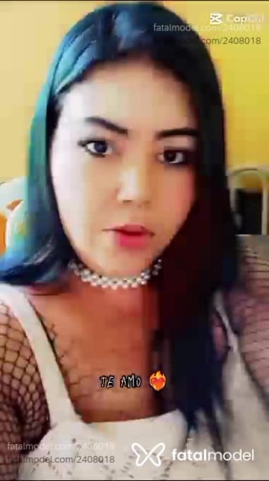 Acompanhante mulher com cabelo colorido de olhos castanhos em Virtual - Anjinhacris