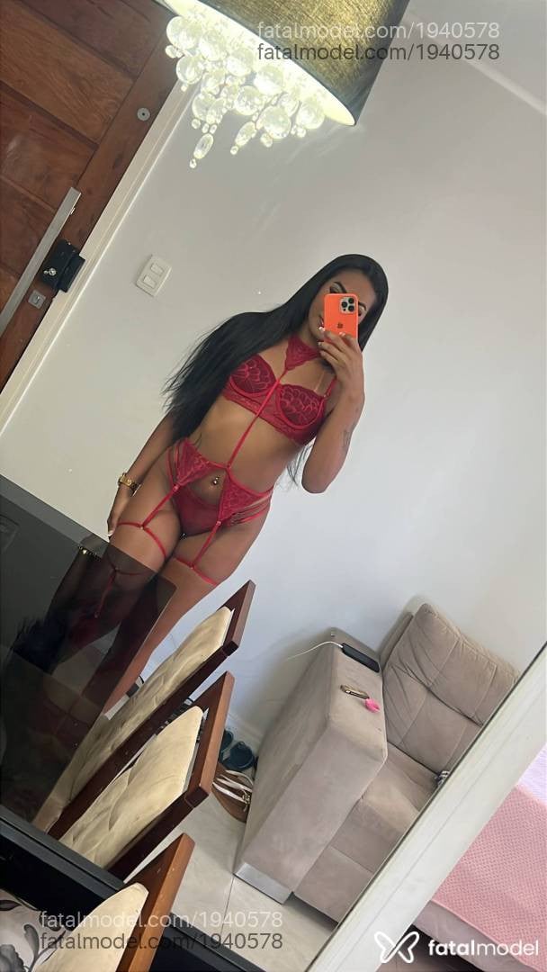 Acompanhante mulher trans morena (o) de olhos castanhos - Beatriz