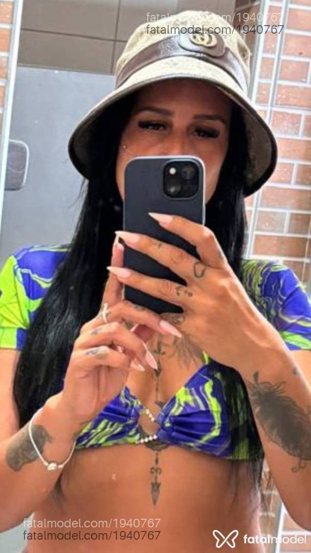 Acompanhante mulher morena (o) de olhos castanhos - Ruby Perez
