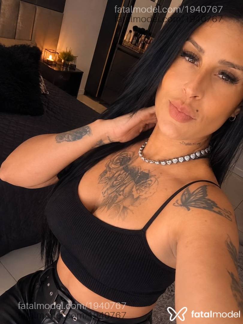 Acompanhante mulher morena (o) de olhos castanhos - Ruby Perez