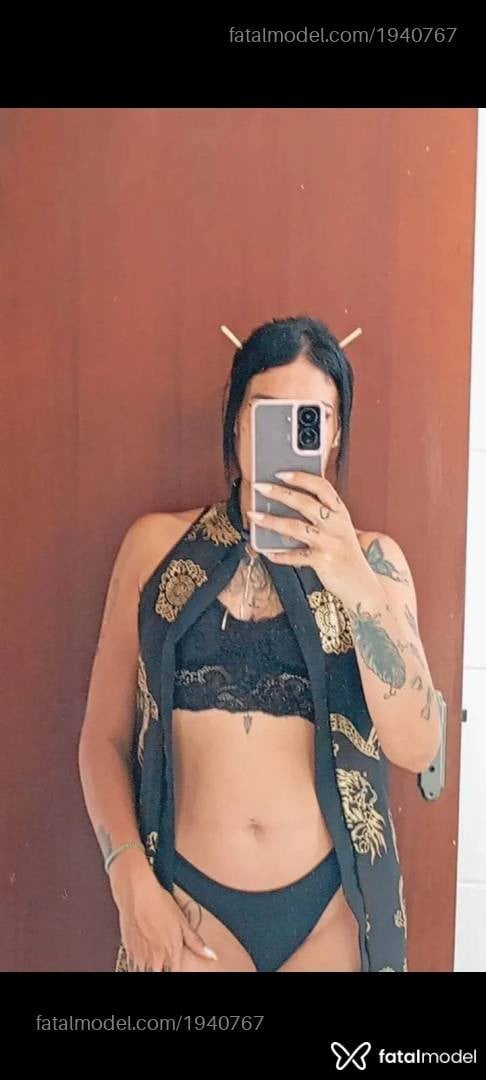 Acompanhante mulher morena (o) de olhos castanhos - Ruby Perez
