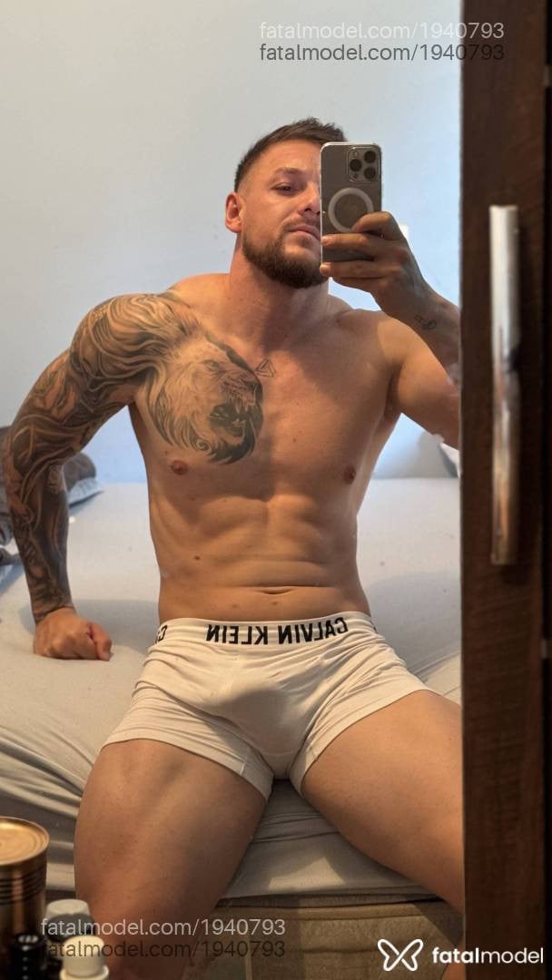 Acompanhante homem com cabelo castanho de olhos castanhos - Lucca Ribeiro