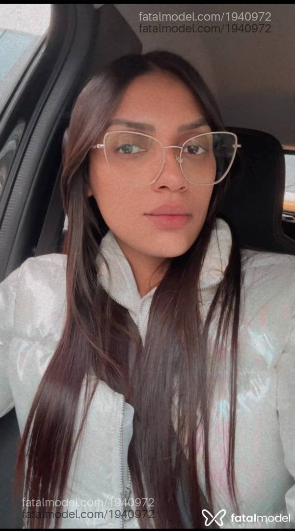 Acompanhante mulher morena (o) de olhos pretos - Serena Castelli