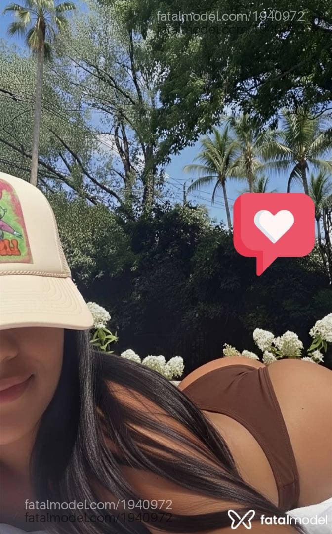 Acompanhante mulher morena (o) de olhos pretos - Serena Castelli