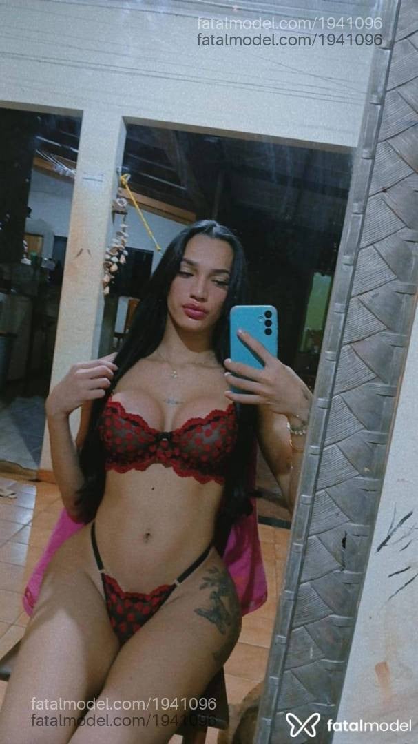 Acompanhante mulher trans morena (o) de olhos castanhos - Kimberlly