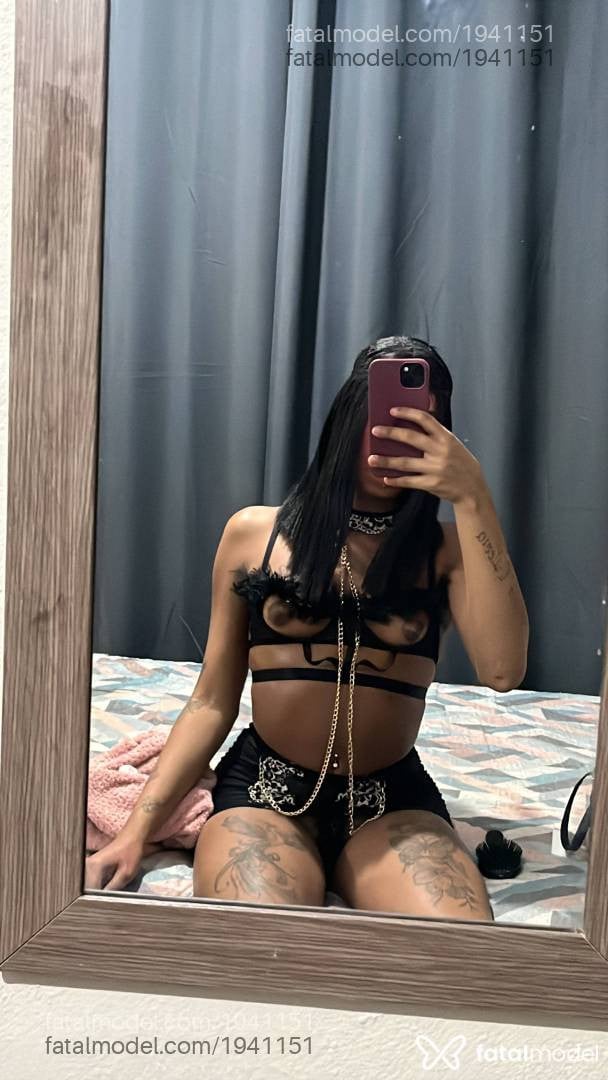Acompanhante mulher trans morena (o) de olhos castanhos - Sayuri