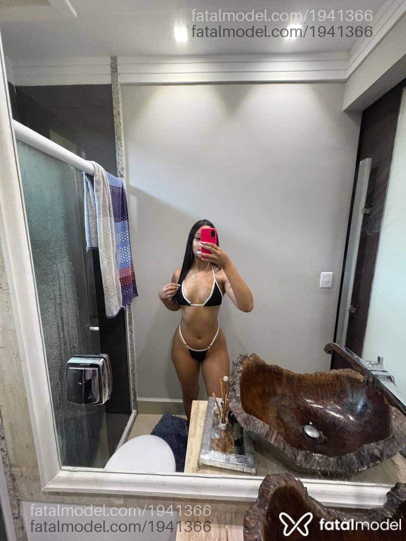 Acompanhante mulher com cabelo castanho de olhos castanhos em Caxias do Sul - Nicole Matos