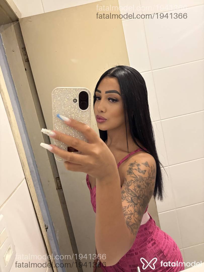 Acompanhante mulher com cabelo castanho de olhos castanhos em Caxias do Sul - Nicole Matos