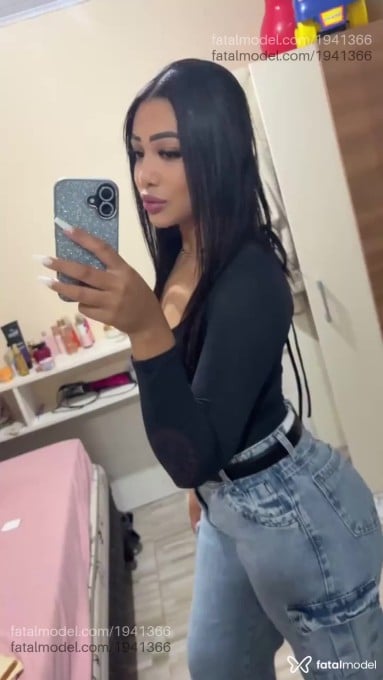 Acompanhante mulher com cabelo castanho de olhos castanhos em Caxias do Sul - Nicole Matos