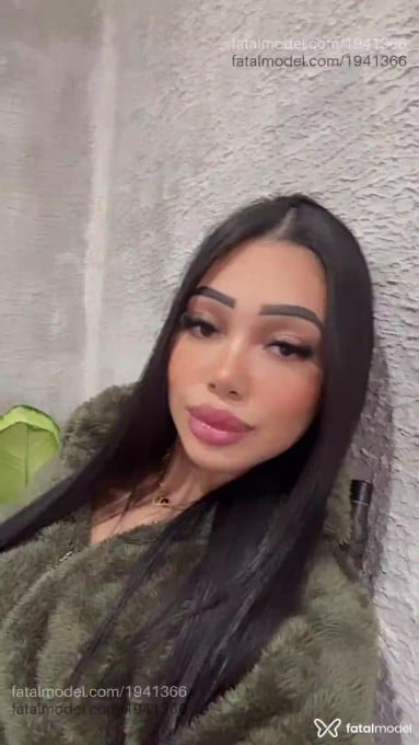 Acompanhante mulher com cabelo castanho de olhos castanhos em Caxias do Sul - Nicole Matos
