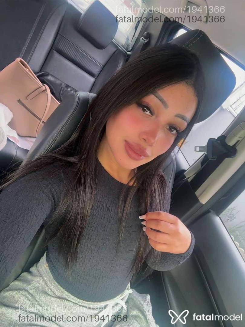 Acompanhante mulher com cabelo castanho de olhos castanhos - Nicole Matos