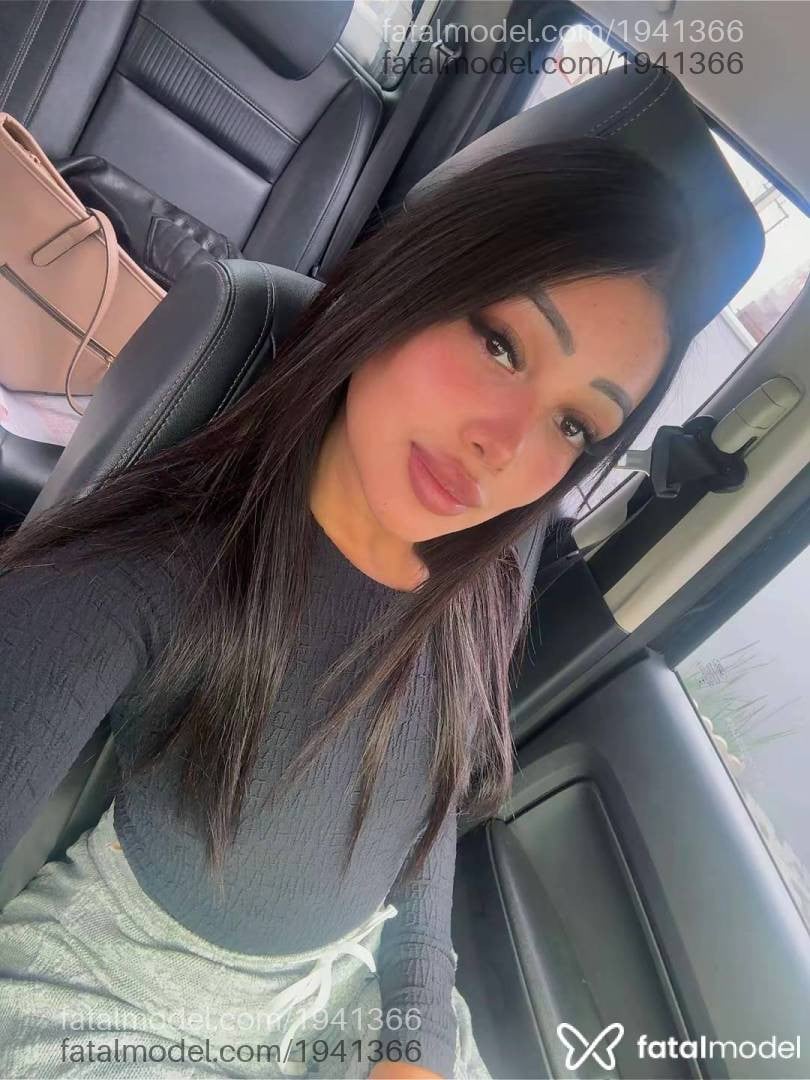Acompanhante mulher com cabelo castanho de olhos castanhos - Nicole Matos