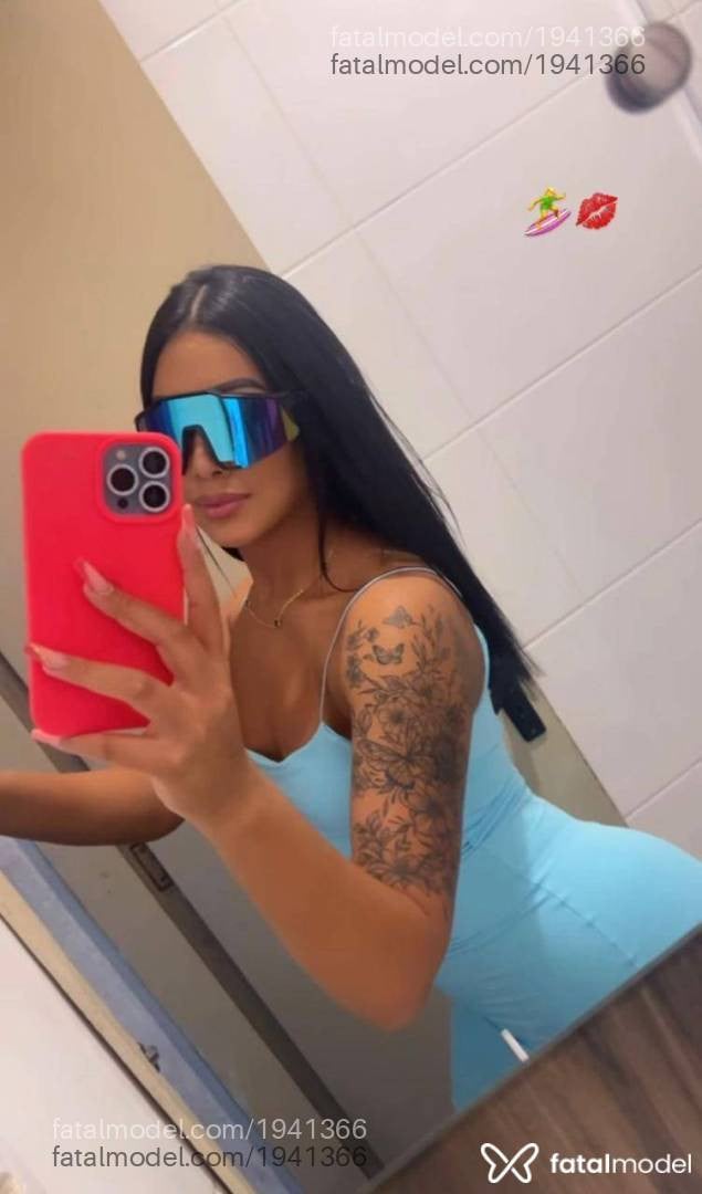 Acompanhante mulher com cabelo castanho de olhos castanhos em Balneário Camboriú - Nicole Matos