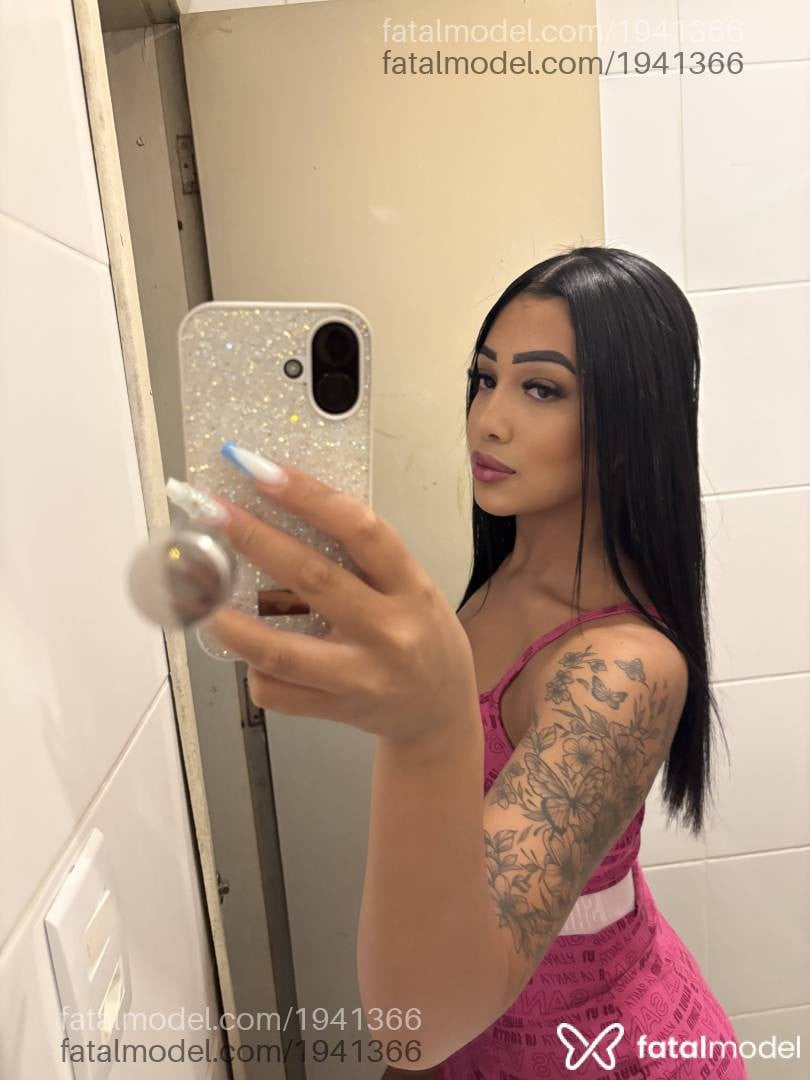Acompanhante mulher com cabelo castanho de olhos castanhos - Nicole Matos