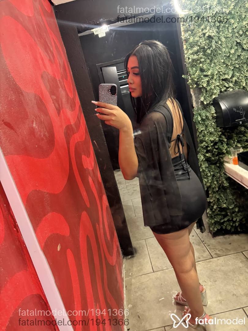 Acompanhante mulher com cabelo castanho de olhos castanhos - Nicole Matos