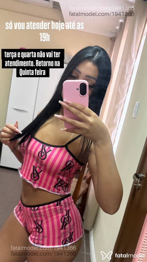 Acompanhante mulher com cabelo castanho de olhos castanhos - Nicole Matos