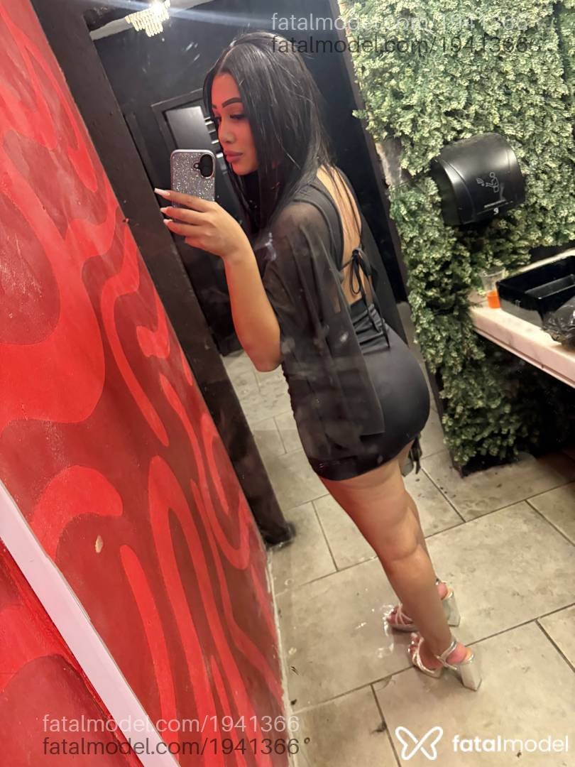 Acompanhante mulher com cabelo castanho de olhos castanhos - Nicole Matos