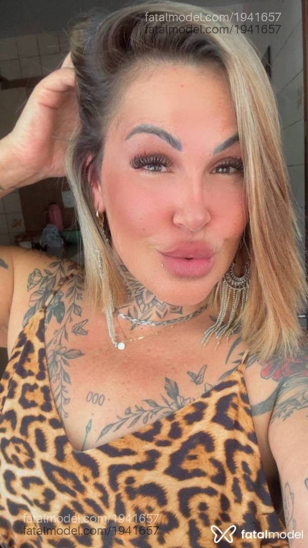Acompanhante mulher loira (o) de olhos castanhos em Jaraguá do Sul - Paula Martins