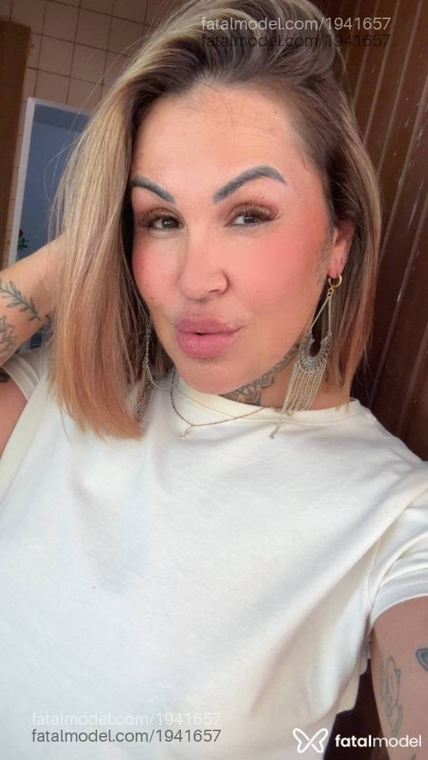 Acompanhante mulher loira (o) de olhos castanhos em Jaraguá do Sul - Paula Martins