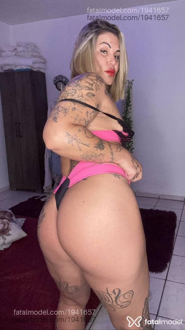 Acompanhante mulher loira (o) de olhos castanhos - Paula Martins