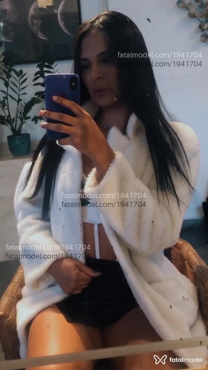 Acompanhante mulher morena (o) de olhos castanhos em São Paulo Acompanhante mulher morena (o) de olhos castanhos em São Paulo - Emilli