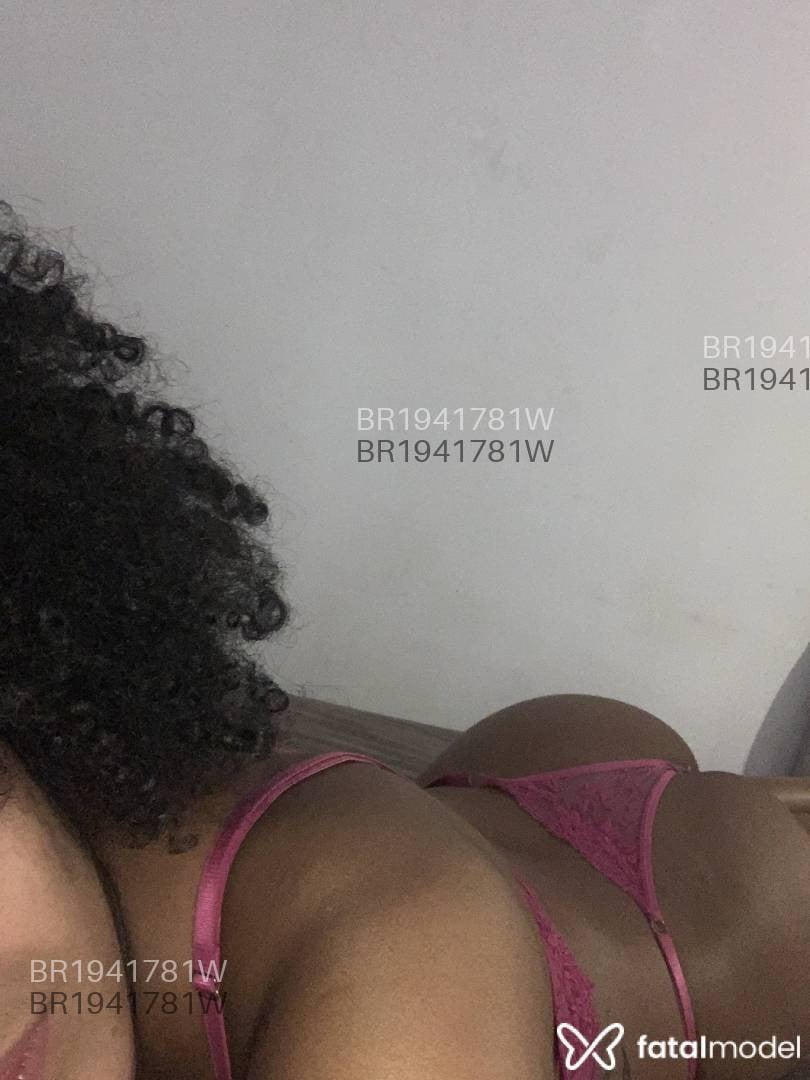 Acompanhante mulher morena (o) de olhos castanhos em Balneário Camboriú - Cristal