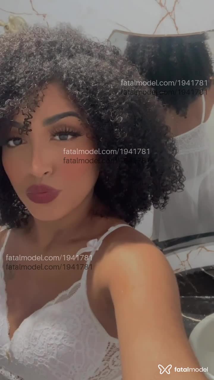Acompanhante mulher morena (o) de olhos castanhos em Balneário Camboriú - Cristal